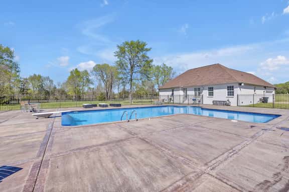 Family Escape W/Pool&Land 8615 Lane Road, Lascassas, TN - Image 1