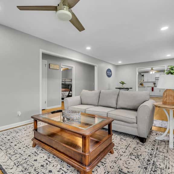 Spacious 4 - Bedroom Gem 518 Twin Oak Drive, Murfreesboro, TN - Image 1